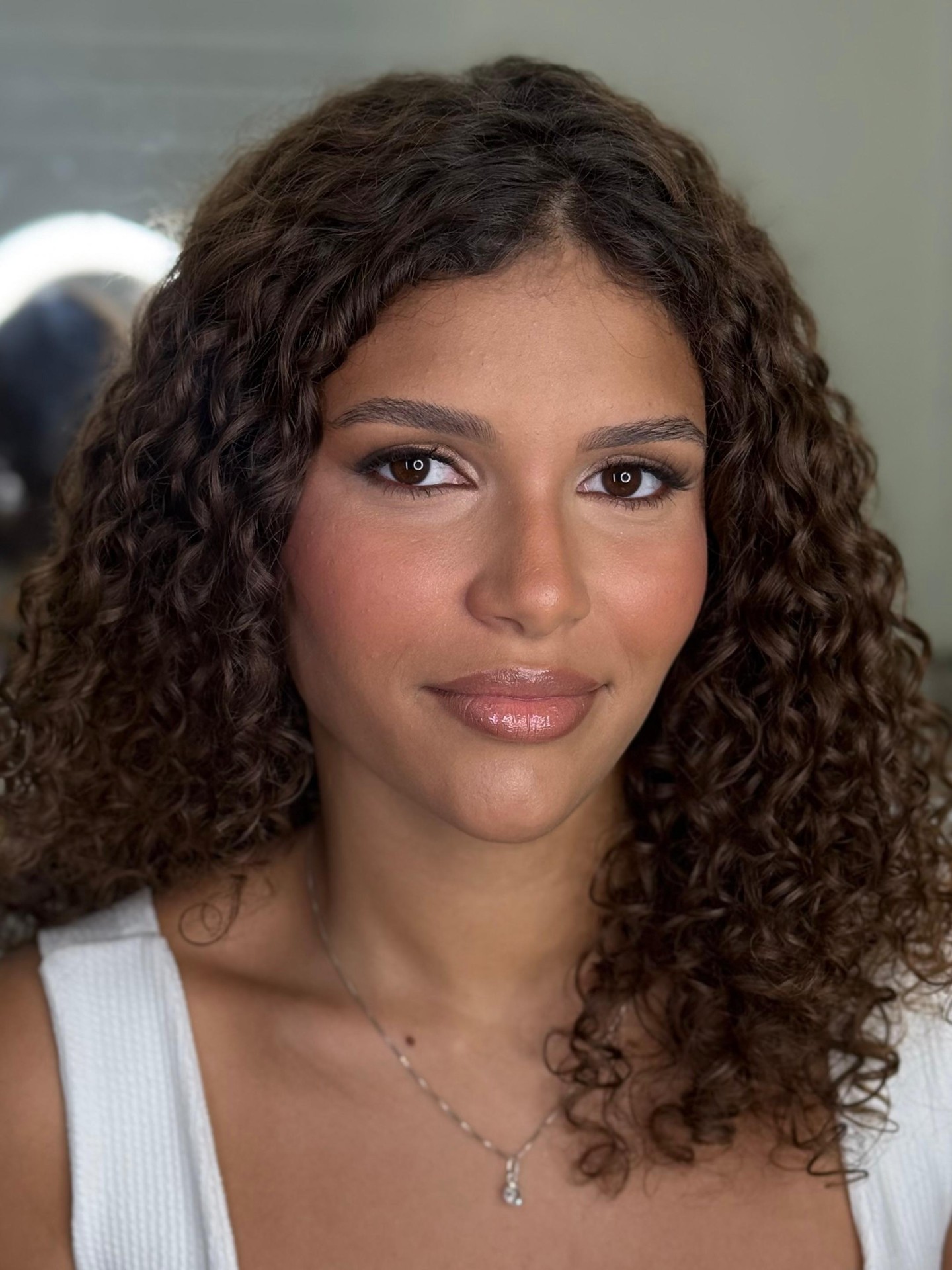 Make nude para tons de pele profundos